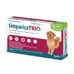 A single Simparica Trio for large dogs weighing 20 to 40 kg, showing the liver-flavored tablet next to its packaging, with a happy, healthy Labrador Retriever or German Shepherd in the background, representing vitality and strength.